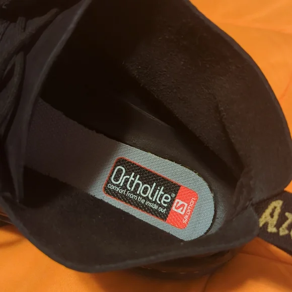 Dr. Martens - Ember Chukka Boot in Black - Picture 5 of 6